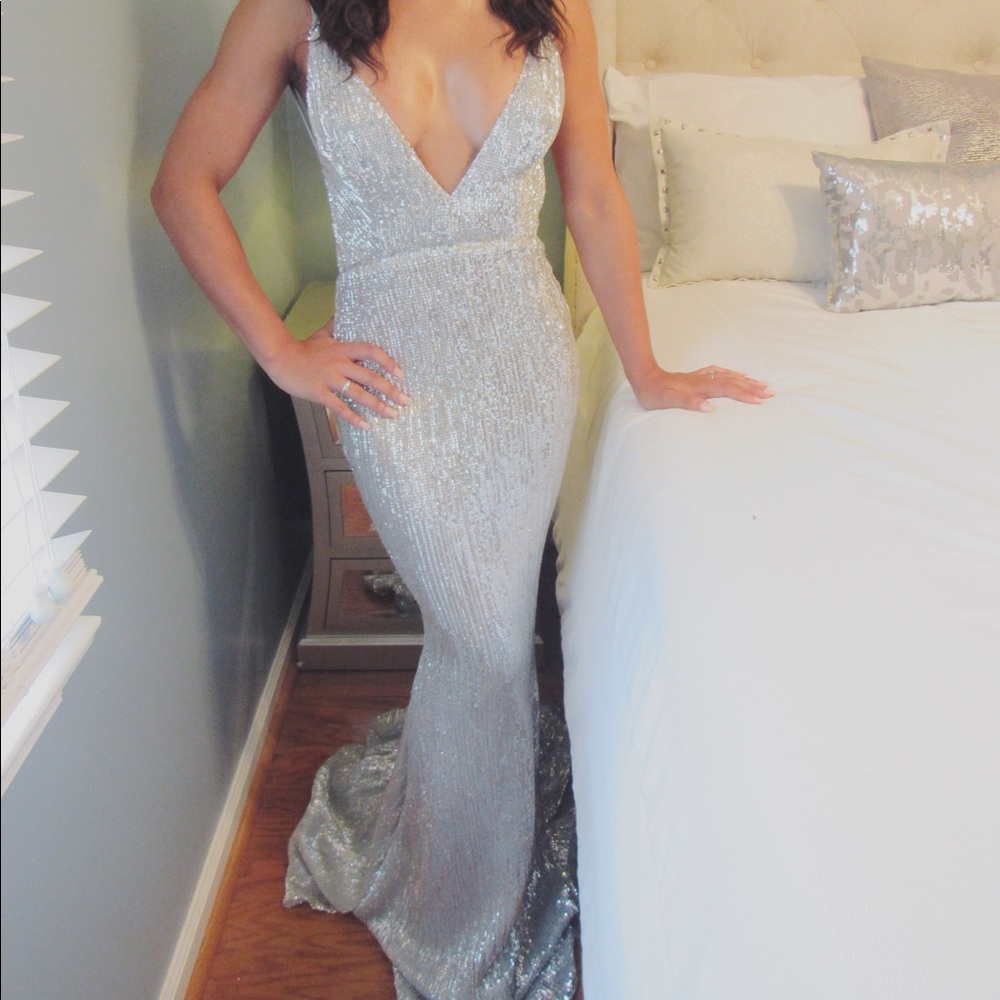 I am selling this PROM dress!